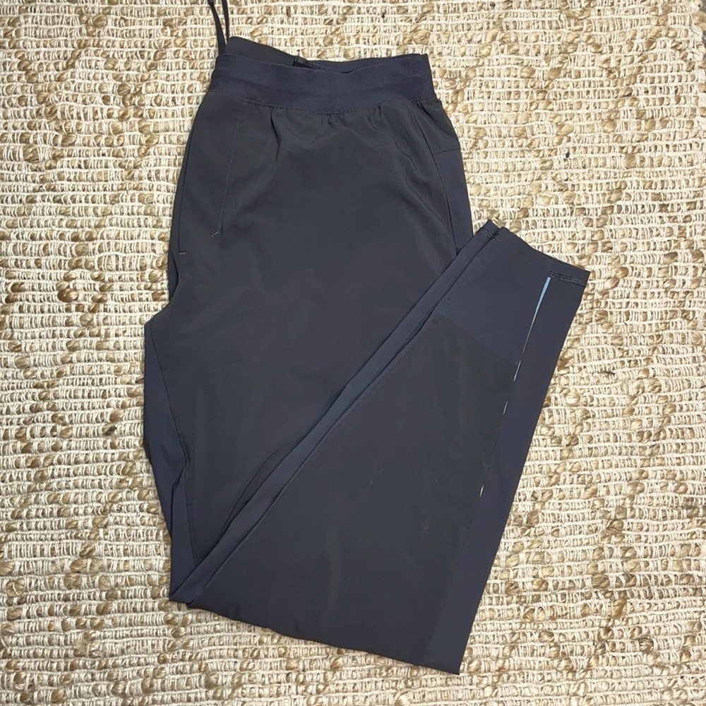 Lululemon surge hybrid joggers.